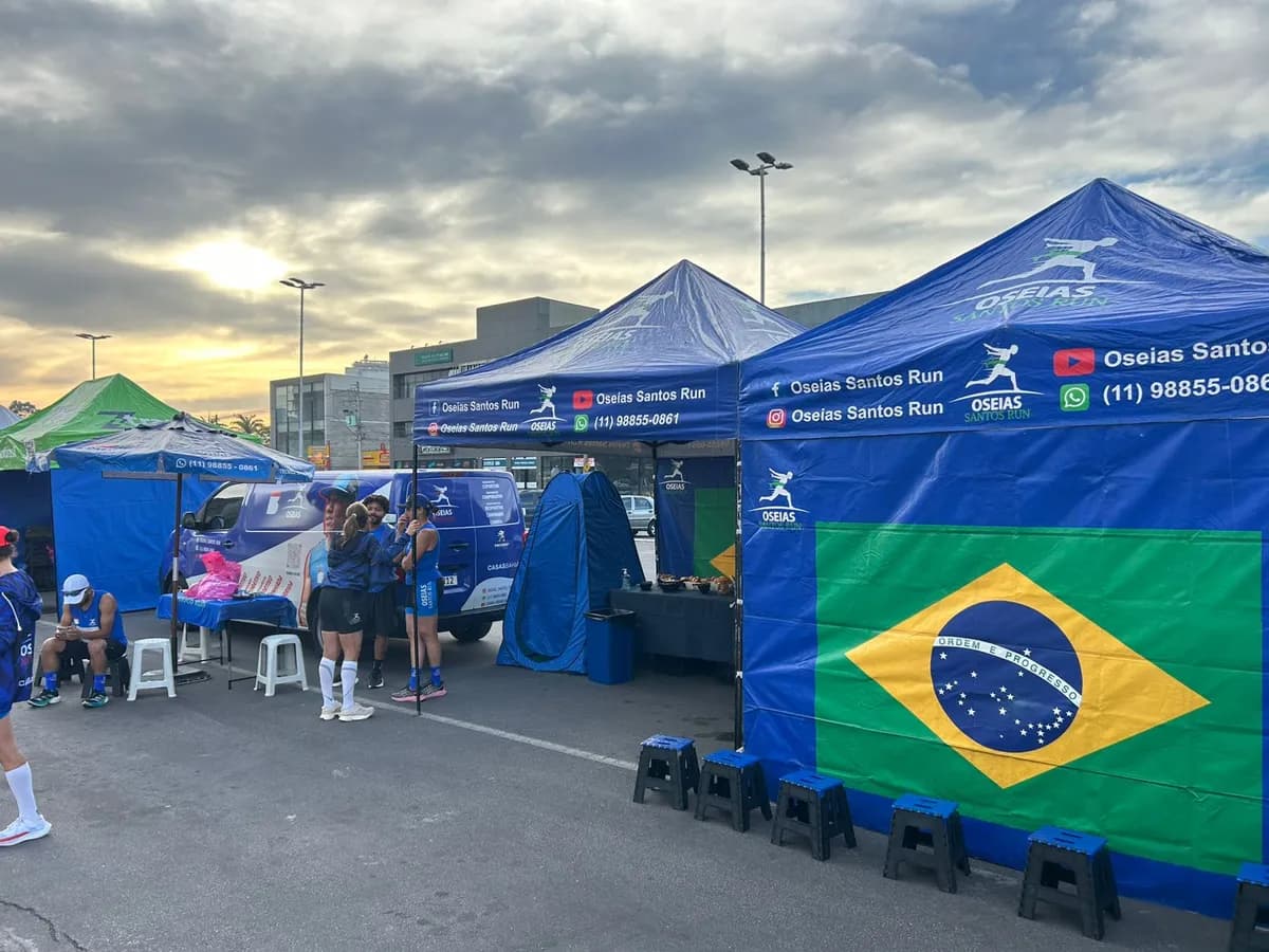Aluno da assessoria com a medalha conquistada